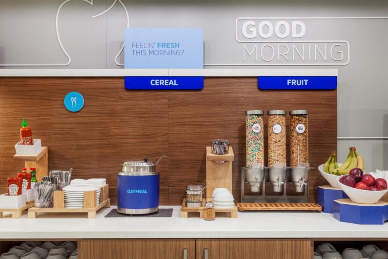Holiday Inn Express & Suites Windsor East - Lakeshore By Ihg Tecumseh エクステリア 写真
