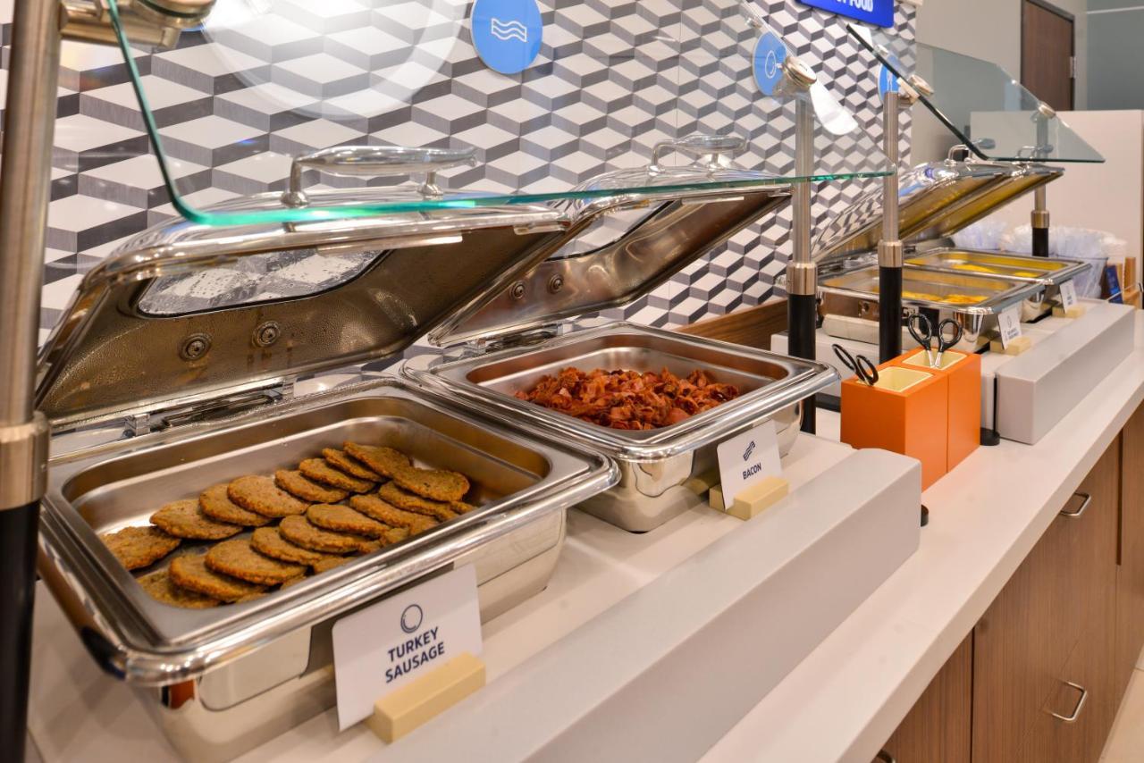 Holiday Inn Express & Suites Windsor East - Lakeshore By Ihg Tecumseh エクステリア 写真