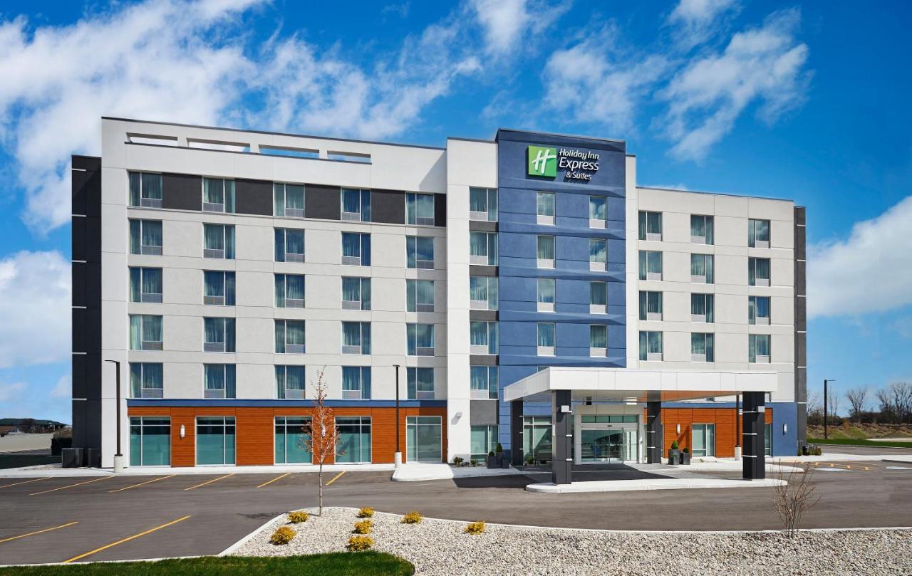 Holiday Inn Express & Suites Windsor East - Lakeshore, An Ihg Hotel Tecumseh エクステリア 写真