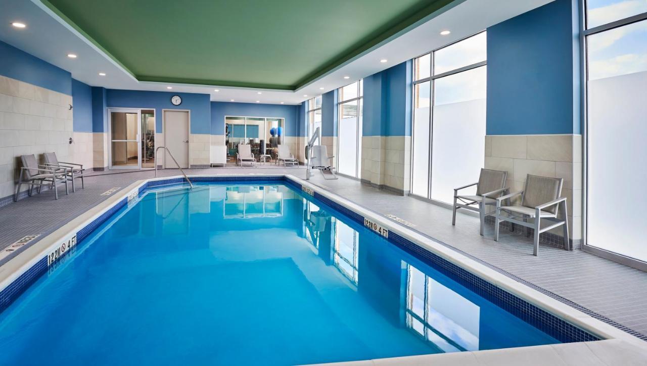 Holiday Inn Express & Suites Windsor East - Lakeshore By Ihg Tecumseh エクステリア 写真