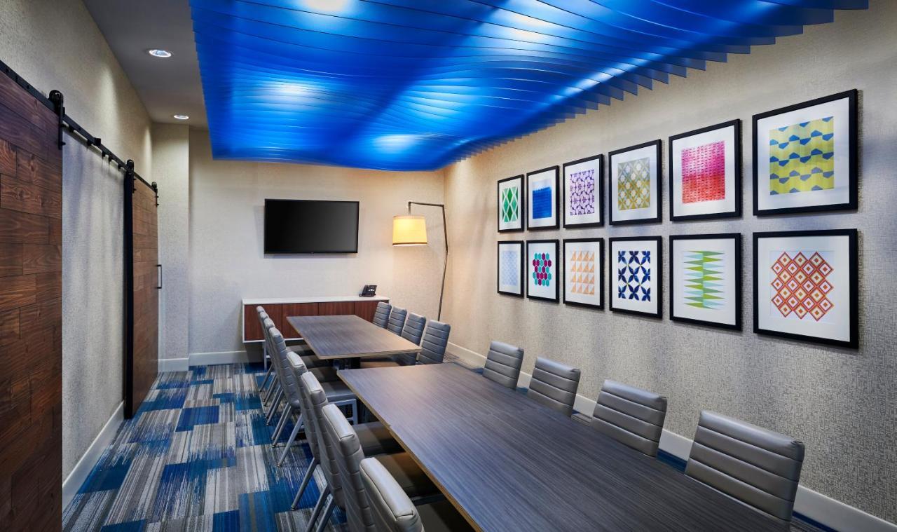 Holiday Inn Express & Suites Windsor East - Lakeshore By Ihg Tecumseh エクステリア 写真