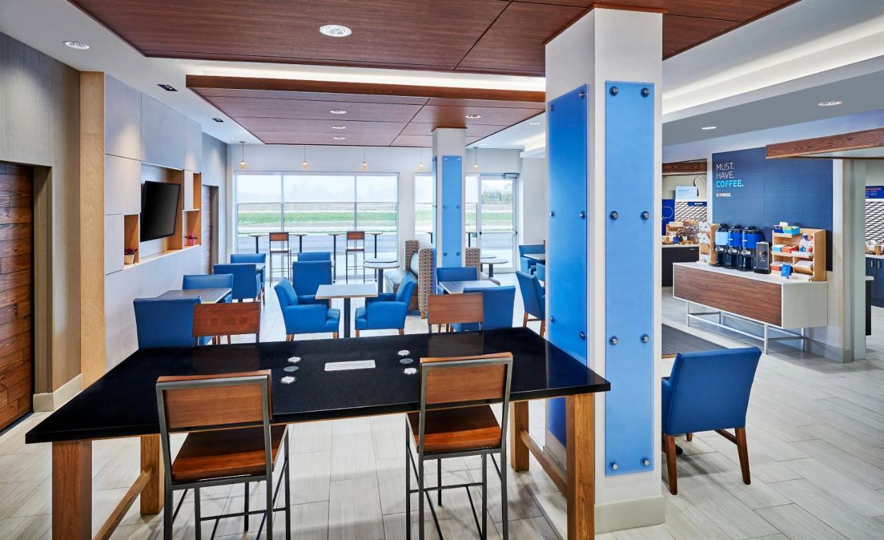 Holiday Inn Express & Suites Windsor East - Lakeshore By Ihg Tecumseh エクステリア 写真