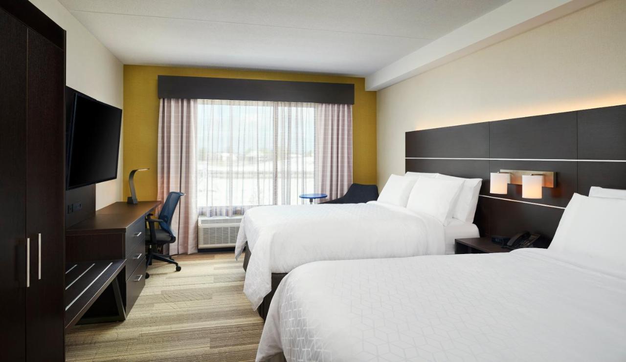 Holiday Inn Express & Suites Windsor East - Lakeshore, An Ihg Hotel Tecumseh エクステリア 写真