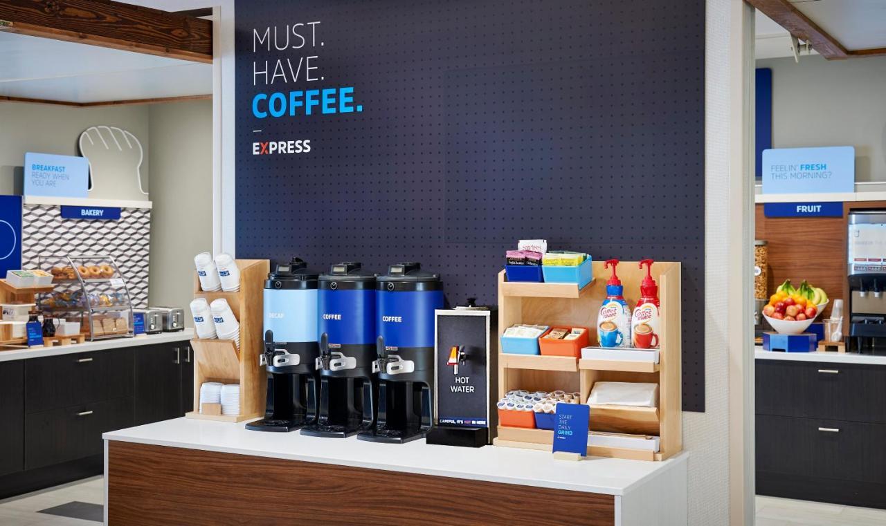 Holiday Inn Express & Suites Windsor East - Lakeshore By Ihg Tecumseh エクステリア 写真