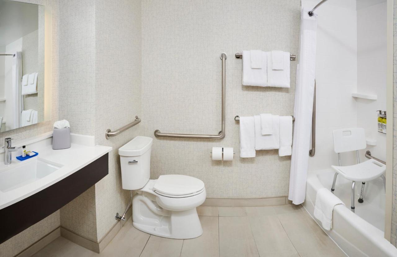Holiday Inn Express & Suites Windsor East - Lakeshore By Ihg Tecumseh エクステリア 写真