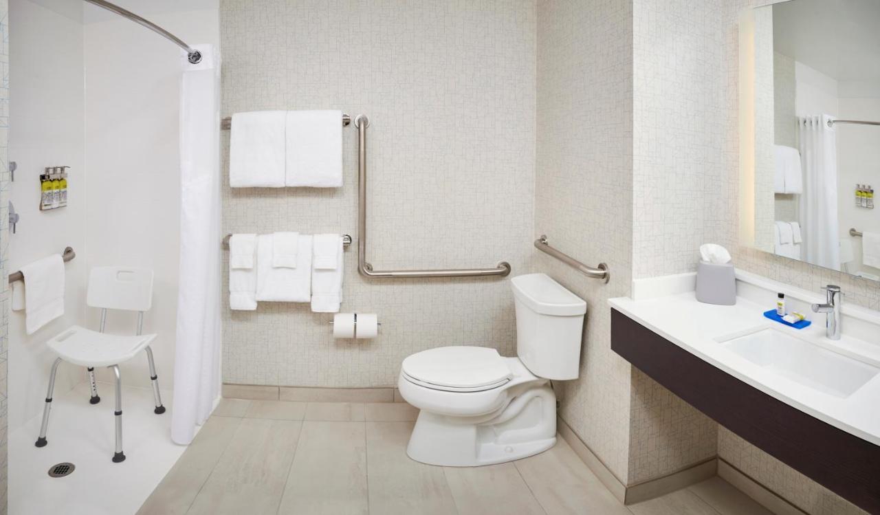 Holiday Inn Express & Suites Windsor East - Lakeshore By Ihg Tecumseh エクステリア 写真